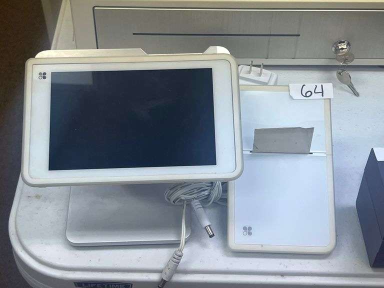 CLOVER MOBILE 3G C201 POS SYSTEM & CLOVER MOBILE PRINTER P200 BOTH WITH POWER CABLES, PULLED FROM WORKING ENVIRONMENT