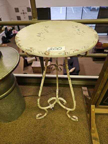 METAL ACCENT TABLE IN RUSTIC WHITE COLOR APROX 16"DIA. x 32"H