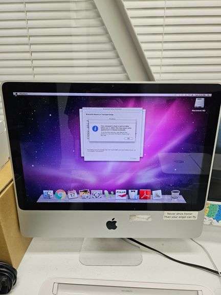 APPLE A1224 20" ALL-IN-ONE COMPUTER MONITOR WITH POWER CABLE IN WORKING COND.