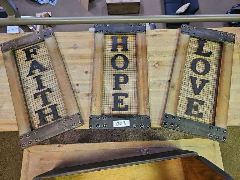 "FAITH HOPE LOVE" SOLID WOOD AND METAL WALL DÉCOR APROX 10"x20"