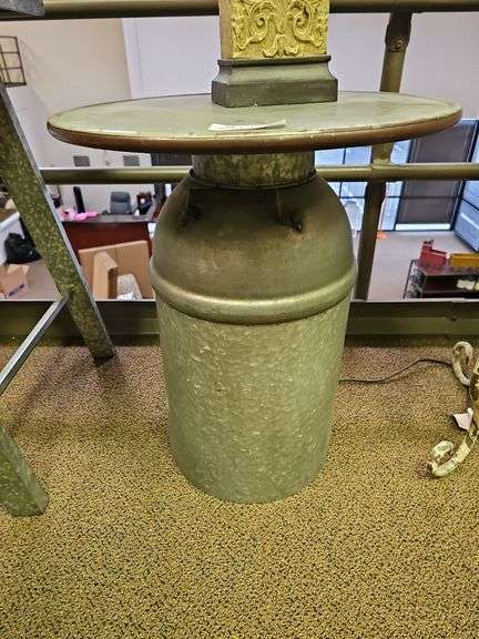 TIN METAL ACCENT TABLE APROX 20"x2'