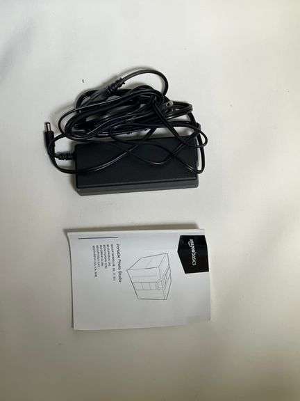 AMAZON BASICS PORTABLE PROFESSIONAL PHOTO STUDIO B01GIL6EU4 30"x25"x25" WITH MANUAL AND POWER CABLE INCLD.