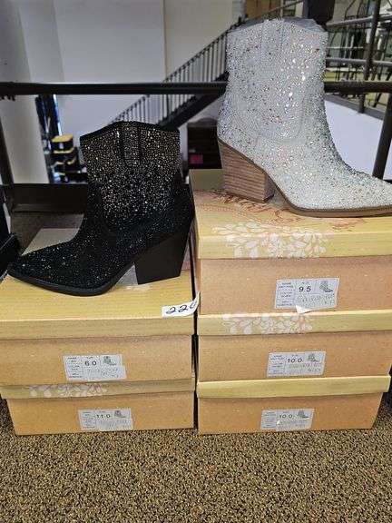 VERY G WOMEN'S COW GIRL BOOTIES IN MAYA, KADY PEARL RETAIL $99 EA. NEW IN BOX SIZES INCLUDE 6, 9.5, 10, 11