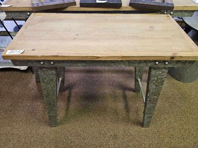 CONSOLE TABLE WITH SOLID WOOD TOP AND TIN METAL BASE APROX 32"x15.5"x30"