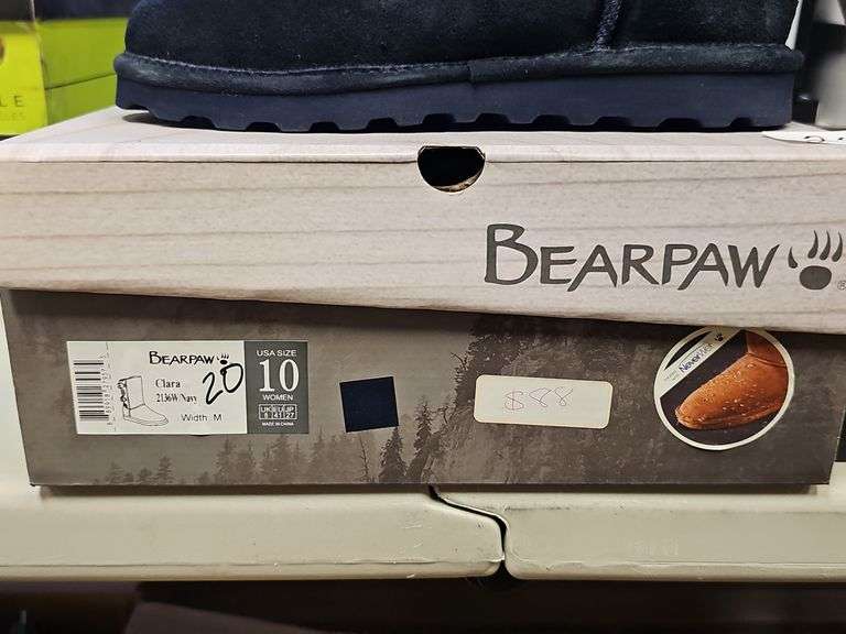 BEARPAW WOMEN'S KORI BOOTIES RETAIL $88+ EA. NEW IN BOX SIZES INCLUDE 11