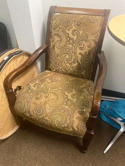 BEST CHAIRS 33700DP UPHOLSTERED ACCENT CHAIR WITH CARVED SOLID WOOD ACCENTS APROX 28"x32"x41"