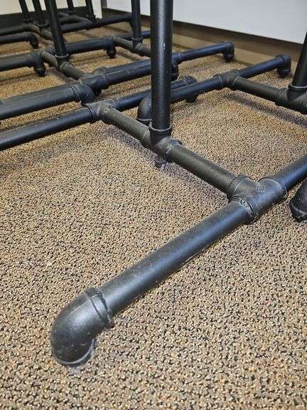 CUSTOM FABRICATED METAL PIPING CLOTHING RACK APROX 32"x2'x4'
