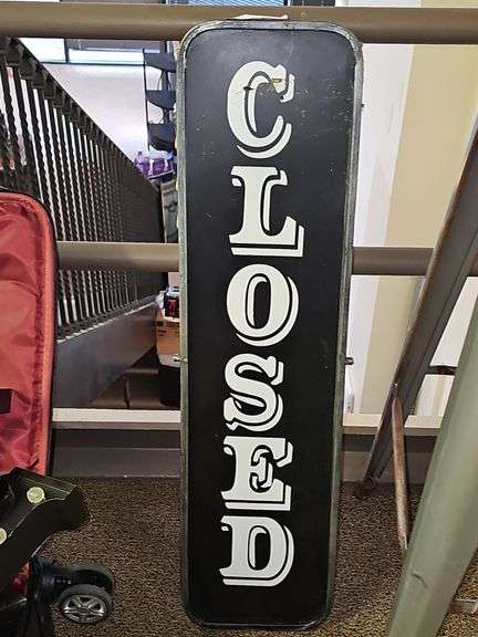 METAL OPEN/CLOSED SIGN APROX 8"x32"