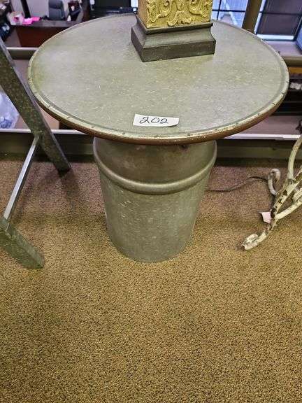 TIN METAL ACCENT TABLE APROX 20"x2'