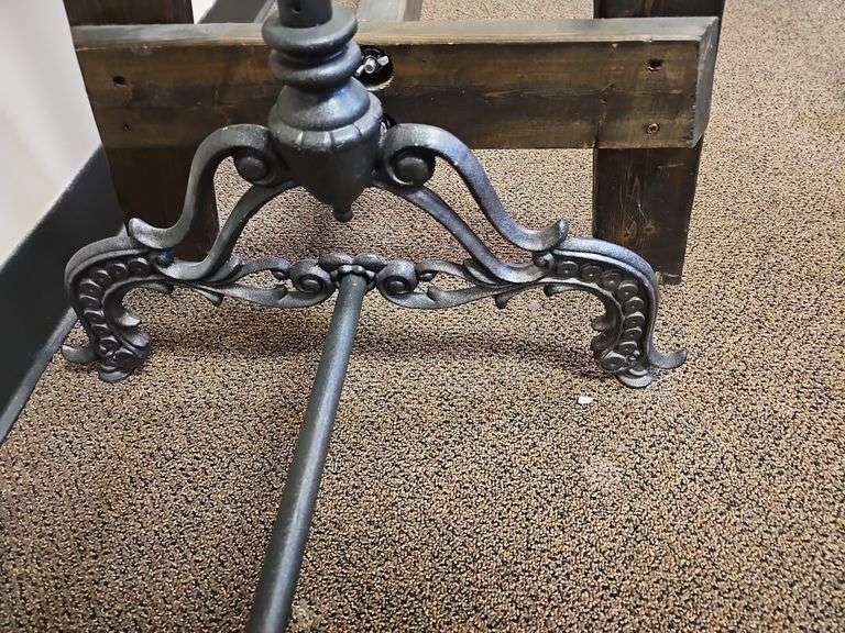 VINTAGE STYLE METAL CLOTHES RACK APROX 32"x21"x59" WITH APROX 50+ FELT NON SLIP LARGE HANGERS INCLD.
