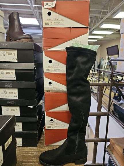 WOMEN'S BLACK SUEDE BOOTS7381 RETAIL $49 EA. NEW IN BOX SIZES INCLUDE 5.5, 6