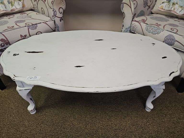 WHITE RUSTIC SOLID WOOD COFFEE TABLE APROX 45"x27"x16"