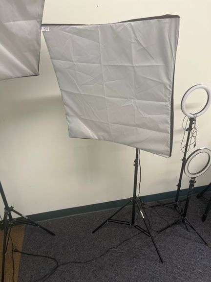PROFESSIONAL PHOTOGRAPHY LIGHT BOX APROX 2' WITH BLACK METAL TELESCOPING VF LIGHT STAND W-803