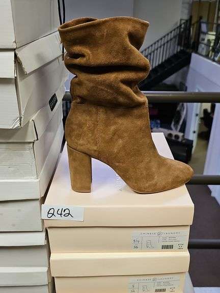 CHINESE LAUNDRY WOMEN'S KIPPER SUEDE BOOTS RETAIL $119 EA. NEW IN BOX SIZES INCLUDE 5, 5.5, 6