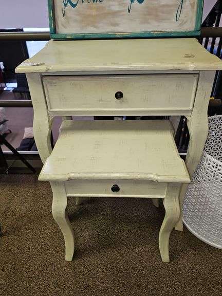 MONARCH SPECIALTIES NESTING TABLE SET IN ANTIQUE WHITE