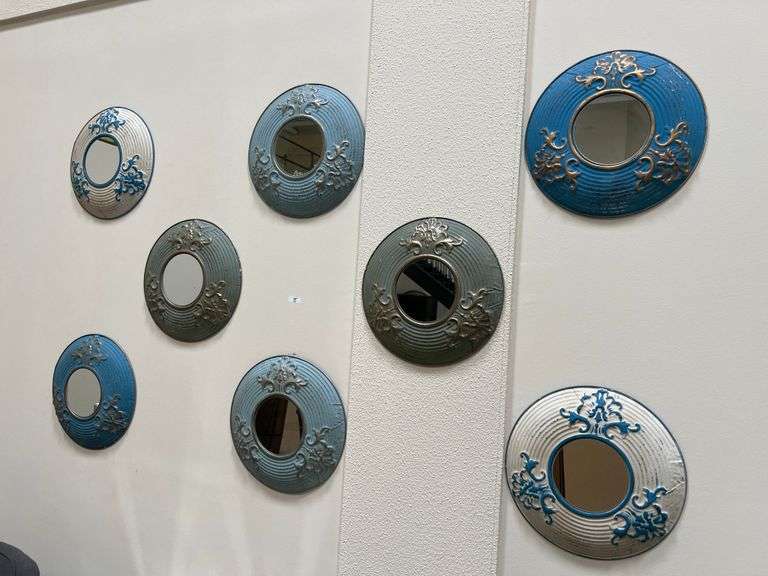 COLE & GREY ROUND METAL WALL MIRROR DÉCOR APROX 18"DIA.