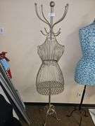 METAL GARMENT RACK WITH 8-HOOKS APROX 69"