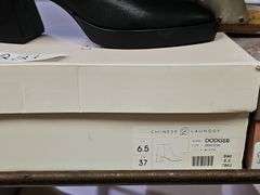 WOMEN'S CLOGS INCLD. MIA, CHINESE LAUNDRY, SARTA 59082 RETAIL $89 EA. NEW IN BOX SIZES INCLUDE 8.5, 9.5, 11