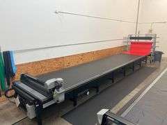AUTOMETRIX ADVANTAGE SERIES RADIUM 60"W CNC Vinyl Cutting Table, 28-foot length with cutting length of 26'.. In perfect working almost NEW condition. Material holding rack included, however material is not. Bought last year with warranty still in place. This unit can be disassembled with plenty of help, tools, and time. Please plan accordingly.