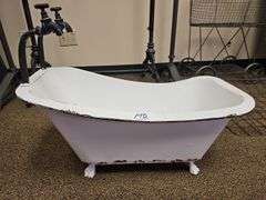 SMALL METAL VINTAGE STYLE BATHTUB FOR BABY PHOTO SHOOTS OR DÉCOR APROX 26"x13"x13"