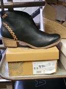 WOMEN'S SANDALS INCLD. ALL ROADS, NAUGHTY MONKEY, AND CHINESE LAUNDRY RETAIL $30+ EA. NEW IN BOX SIZES INCLUDE 8, 8.5