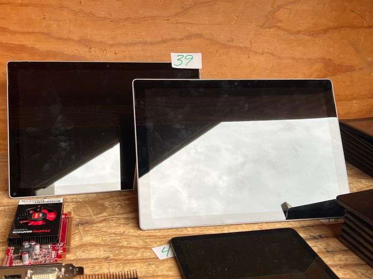 MICROSOFT 1807 128GB LARGE TABLET