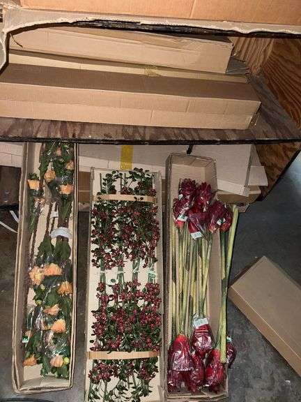 VARIETY OF AMERICAN BEST ARTIFICIAL SILK FLOWERS ALL NEW IN CASE APROX 12 DOZEN+ IN LOT