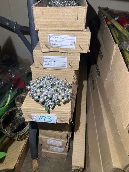 AMERICAN BEST ARTIFICIAL SILVER BEAD BOUQUET DÉCOR 5"DIA  66267 ALL NEW IN CASE.. SOLD PER CASE OF 6