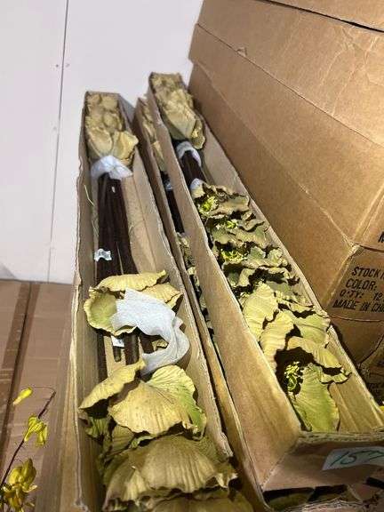 AMERICAN BEST ARTIFICIAL SILK 27" POPPY SPRAY LT/MOSS COLOR 58586  ALL NEW IN CASE.. SOLD PER DOZEN