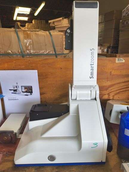 ZEISS SMARTZOOM 5 MICROSCOPE BASE