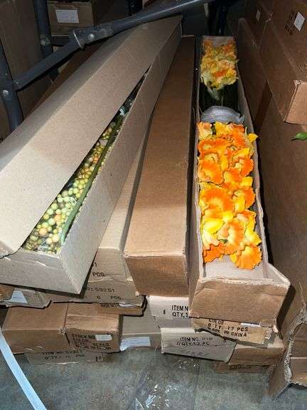 VARIETY OF AMERICAN BEST ARTIFICIAL SILK FLOWERS  ALL NEW IN CASE.. SOLD PER DOZEN