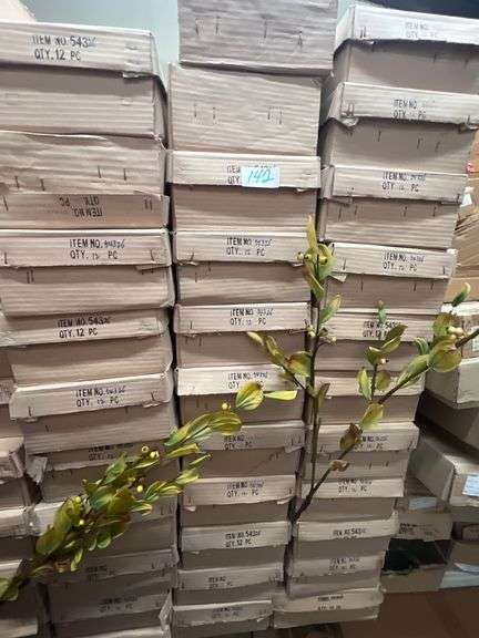 AMERICAN BEST ARTIFICIAL SILK BERRY STEM 32"  ALL NEW IN CASE.. SOLD PER DOZEN