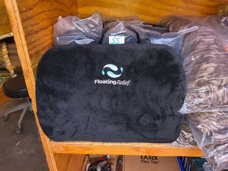 FLOATING RELIEF MEMORY FOAM CHAIR BACK PILLOW