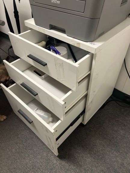 Three-drawer rolling file cabinet