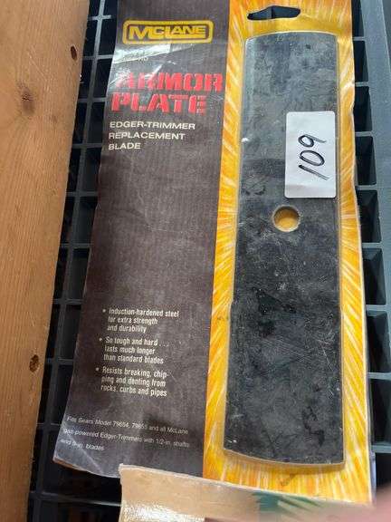 MaxPower 9-inch edger blade (Part 0110) with a 1/2-inch round center hole