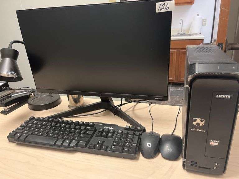 Gateway SX series small form factor desktop PC w/ Samsung T350 Series monitor, and mouse