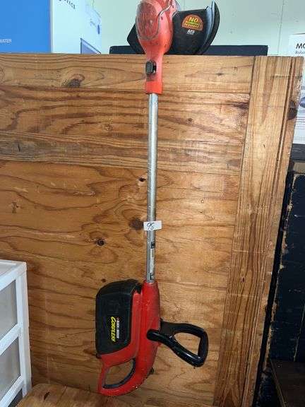 Black & Decker CST1000 cordless string trimmer