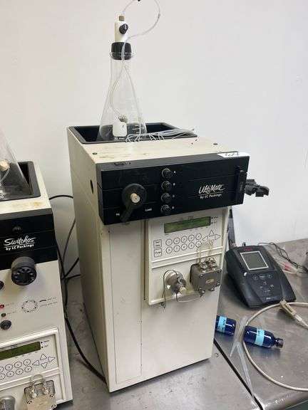 LC Packings UltiMate Capillary and Nano HPLC System ft built-in control panel incld. solvent bottles and tubing