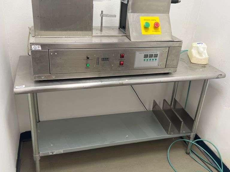 Commercial stainless steel worktable