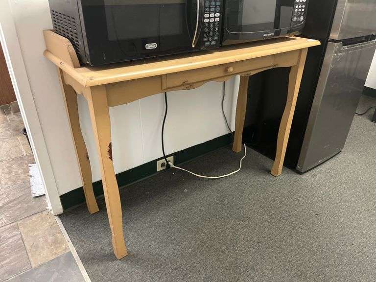 Wooden desk w/ drawer