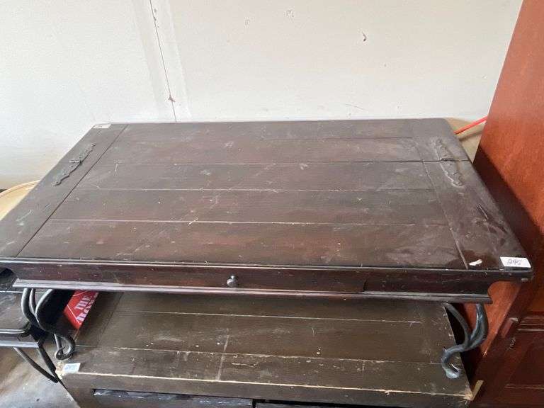 Rustic 2-tier coffee table