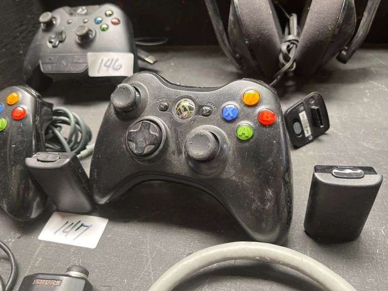 Microsoft Xbox 360 wireless controller.