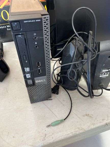 Dell Optiplex 790 Ultra Small Form Factor (USFF) desktop computer. w/ HP monitor and accessories