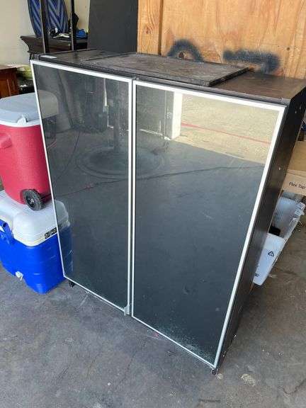Storage cabinet