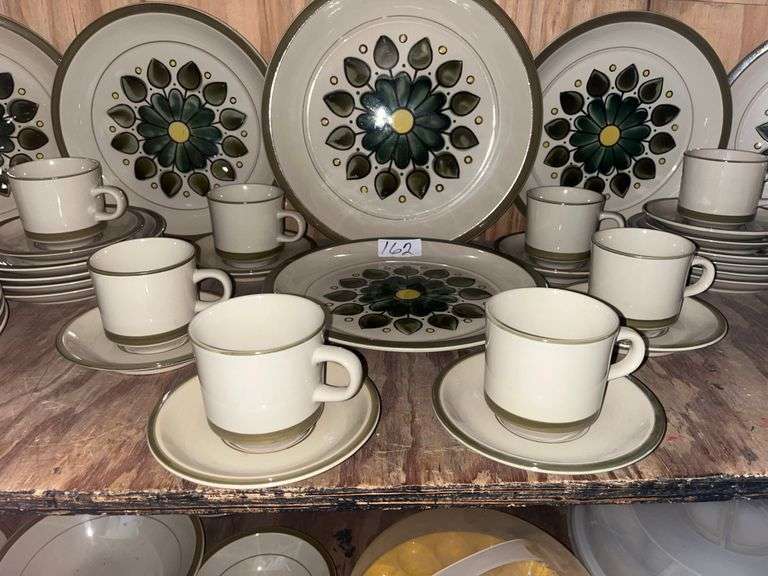1970s stoneware dinnerware set in the "Montego" pattern