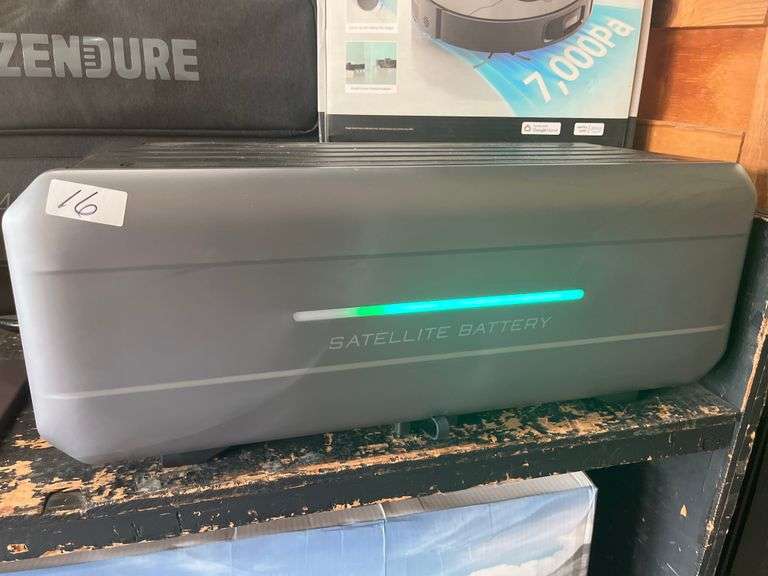 Zendure Satellite Battery for the SuperBase V6400 generator.