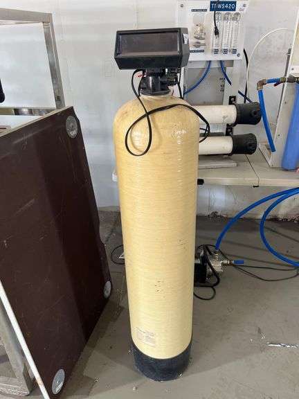 Culligan Top Mount (CTM) Series water treatment tank