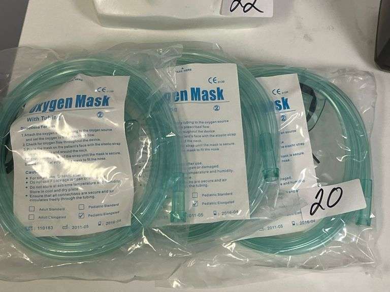 CE-certified pediatric disposable oxygen masks include 7-foot tubing for respiratory therapy Count 3