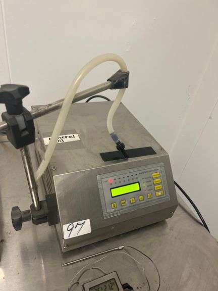 GFK-160 digital liquid filling machine used for low-viscosity liquids, 5ml to 3500ml