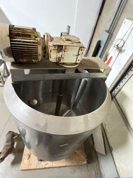 304 stainless steel industrial mixing tank, top-mounted mixer motor and gear reducer retails $3k